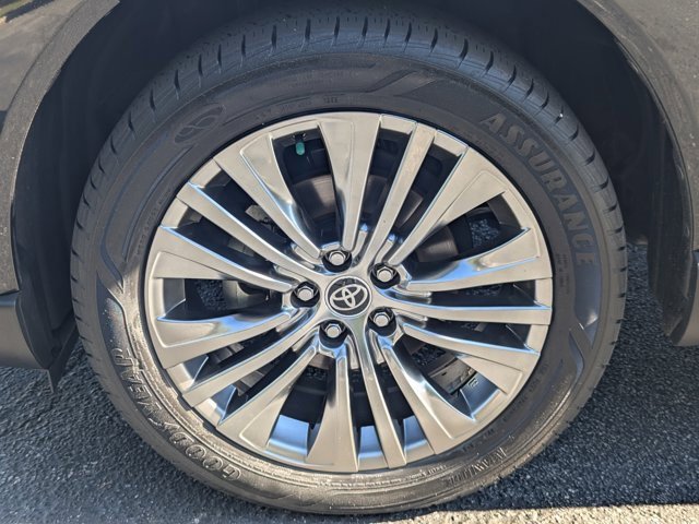 Used 2021 Toyota Venza XLE w/ Softex Package image 11