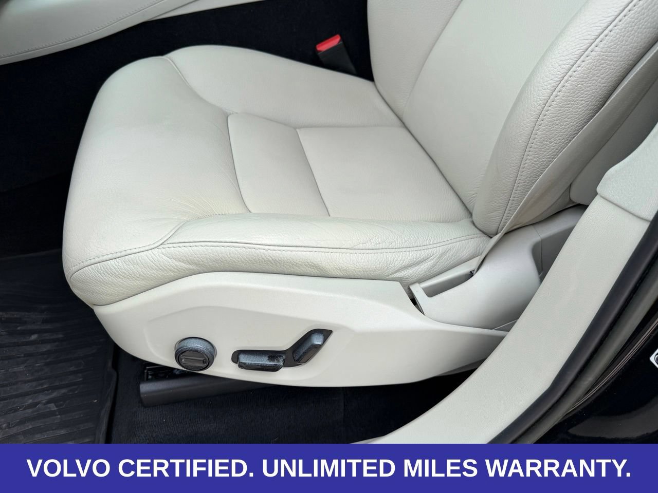 Certified 2023 Volvo XC90 B6 Plus AWD/4WD image 30