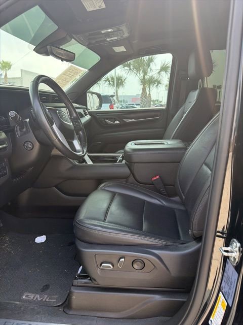Used 2022 GMC Yukon Denali w/ Denali Premium Package RWD image 2