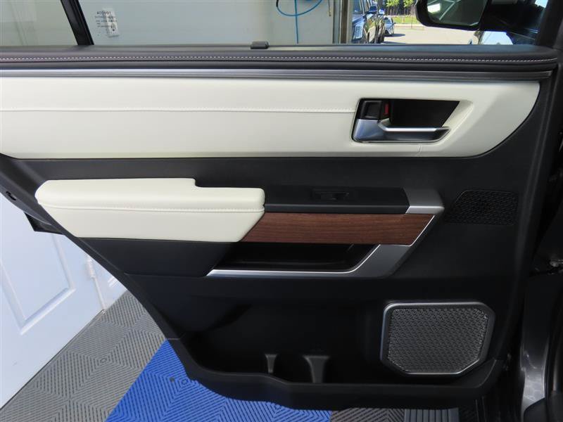 Used 2023 Toyota Sequoia Capstone AWD/4WD image 35