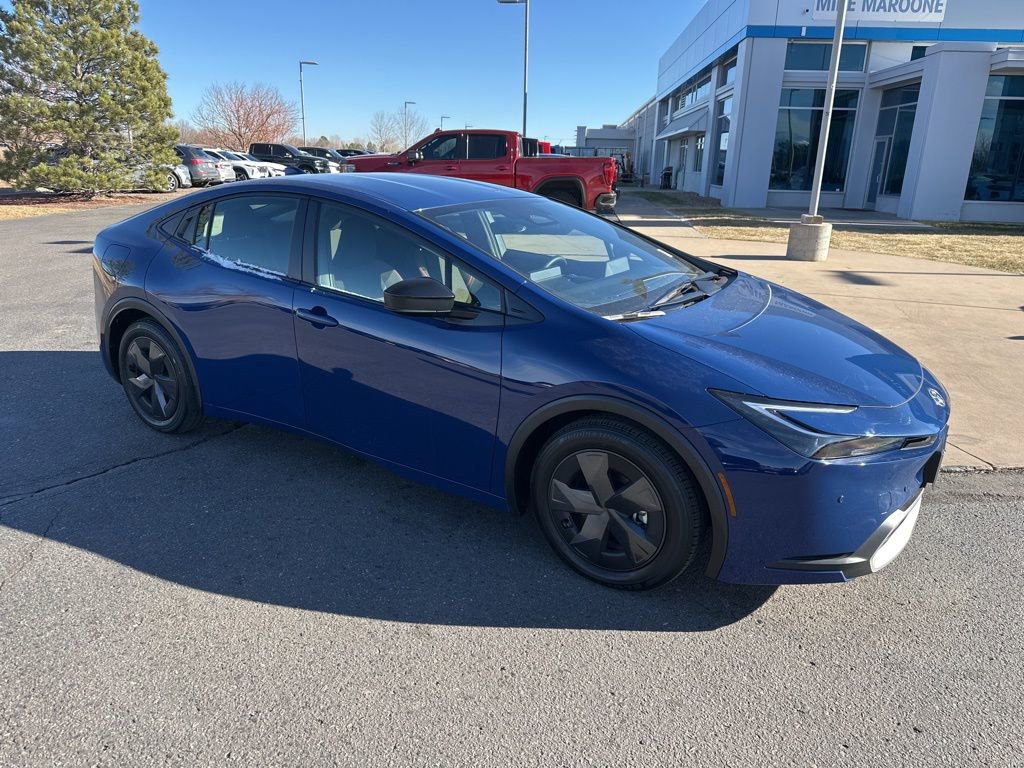 Used 2025 Toyota Prius Plug-In Hybrid image 32
