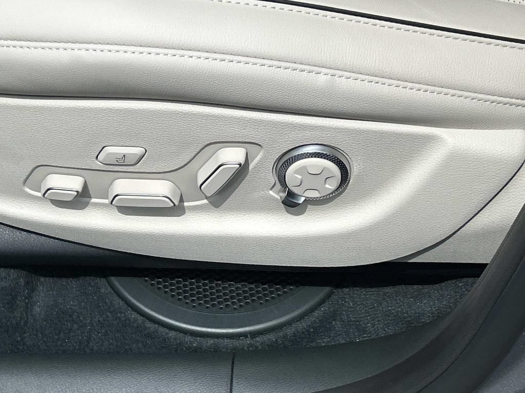 New 2026 Genesis GV80 2.5T Prestige AWD/4WD image 17