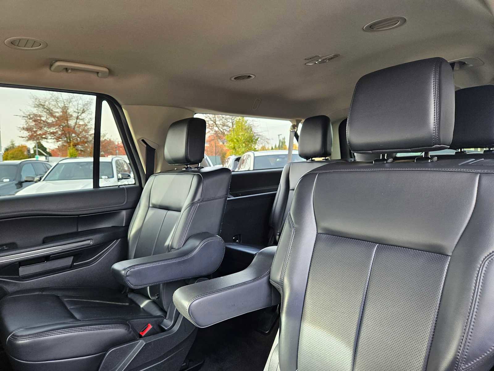Used 2023 Ford Expedition Max XLT image 21