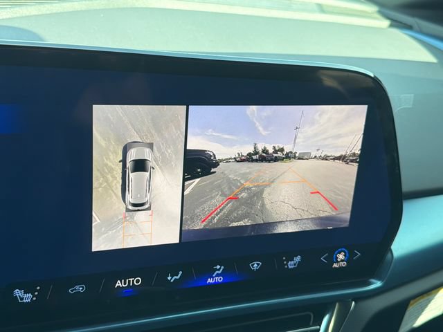 Certified 2024 Chevrolet Equinox EV LT FWD image 20