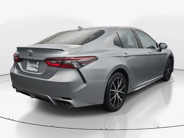 Used 2023 Toyota Camry SE image 10