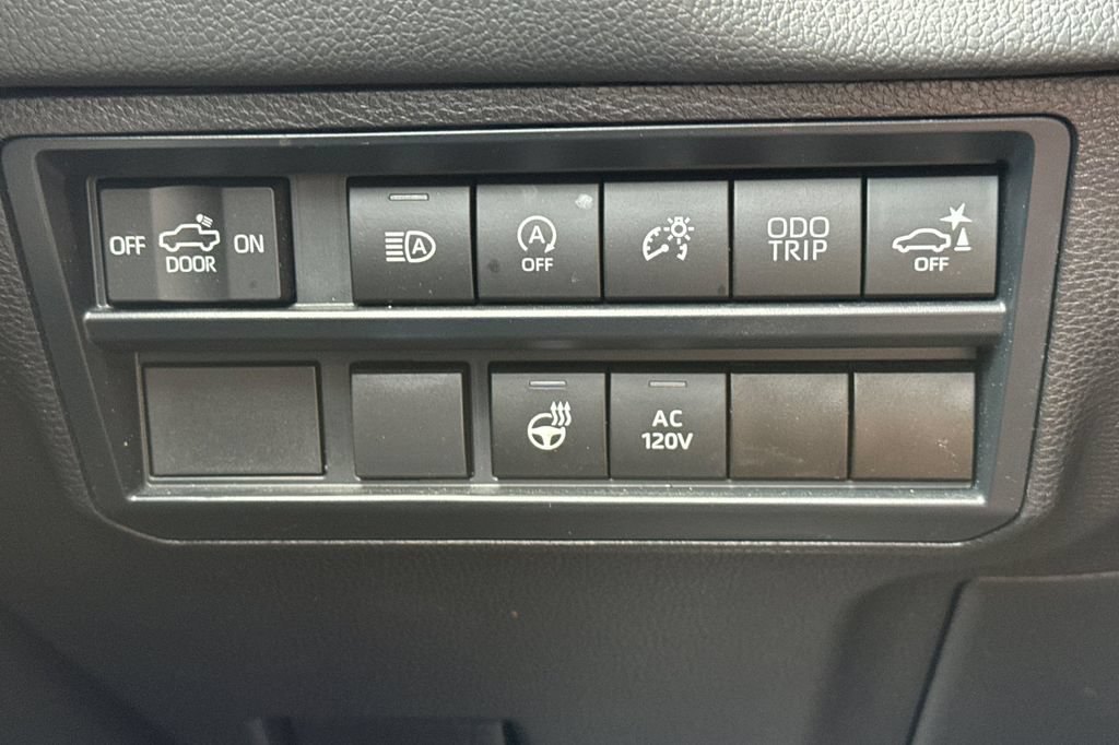 Used 2024 Toyota Tundra Limited AWD/4WD image 30