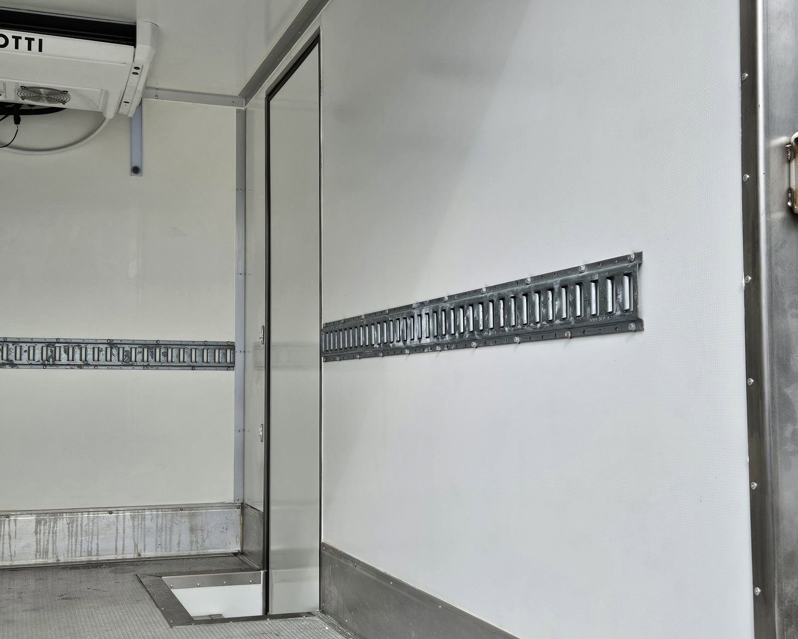 Used 2023 Mercedes-Benz Sprinter 3500 image 31