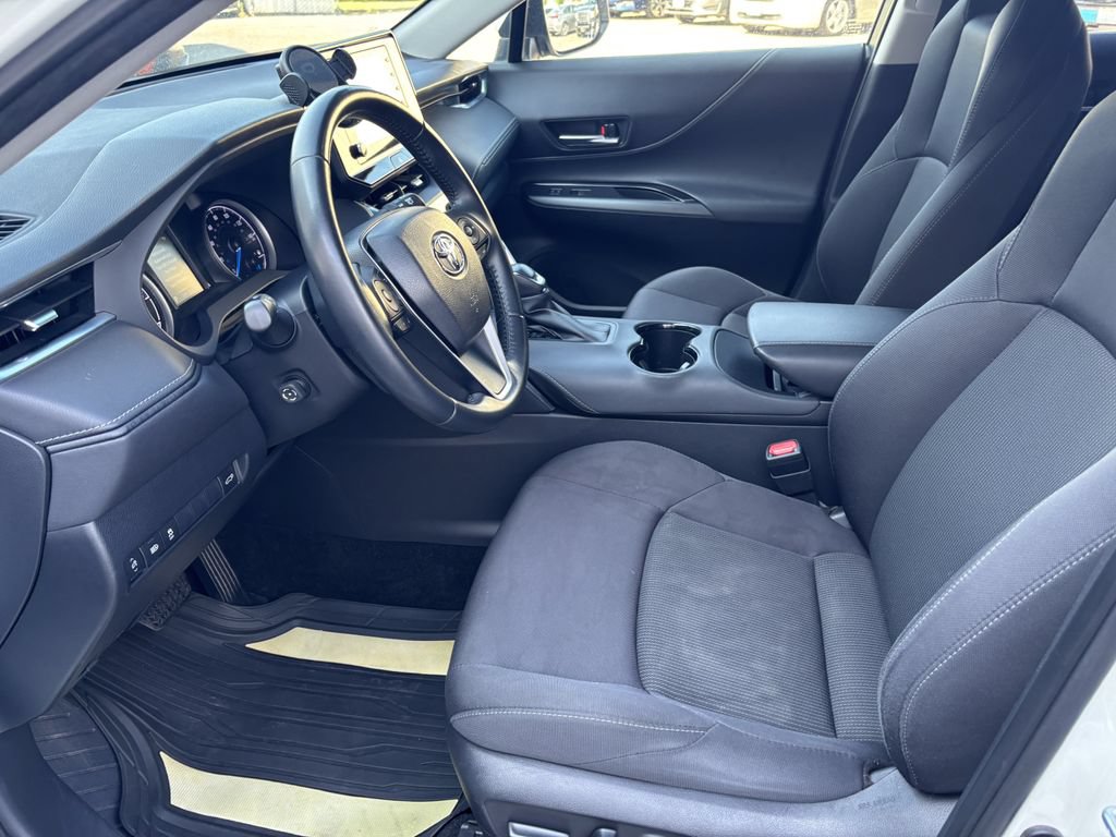 Used 2022 Toyota Venza LE AWD/4WD image 13