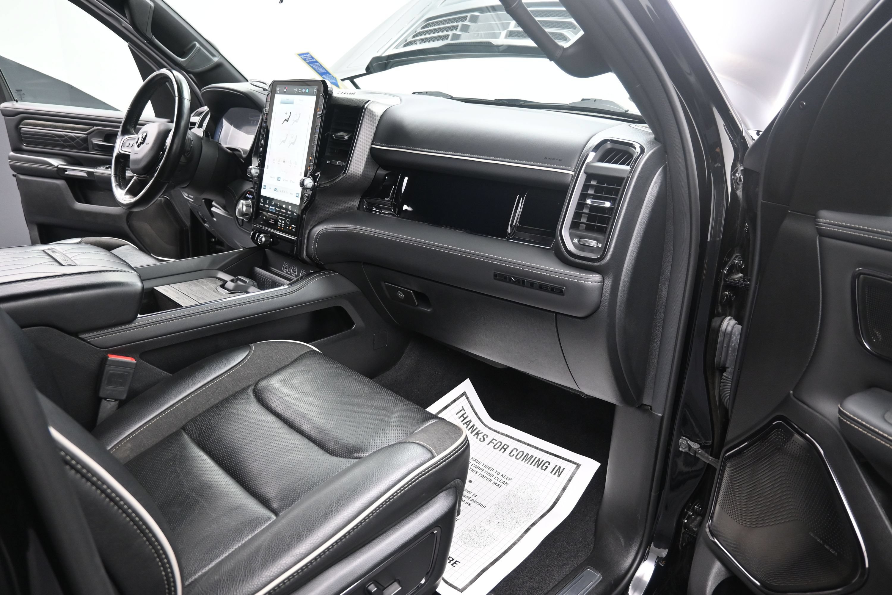 Used 2025 RAM 1500 Limited AWD/4WD image 22