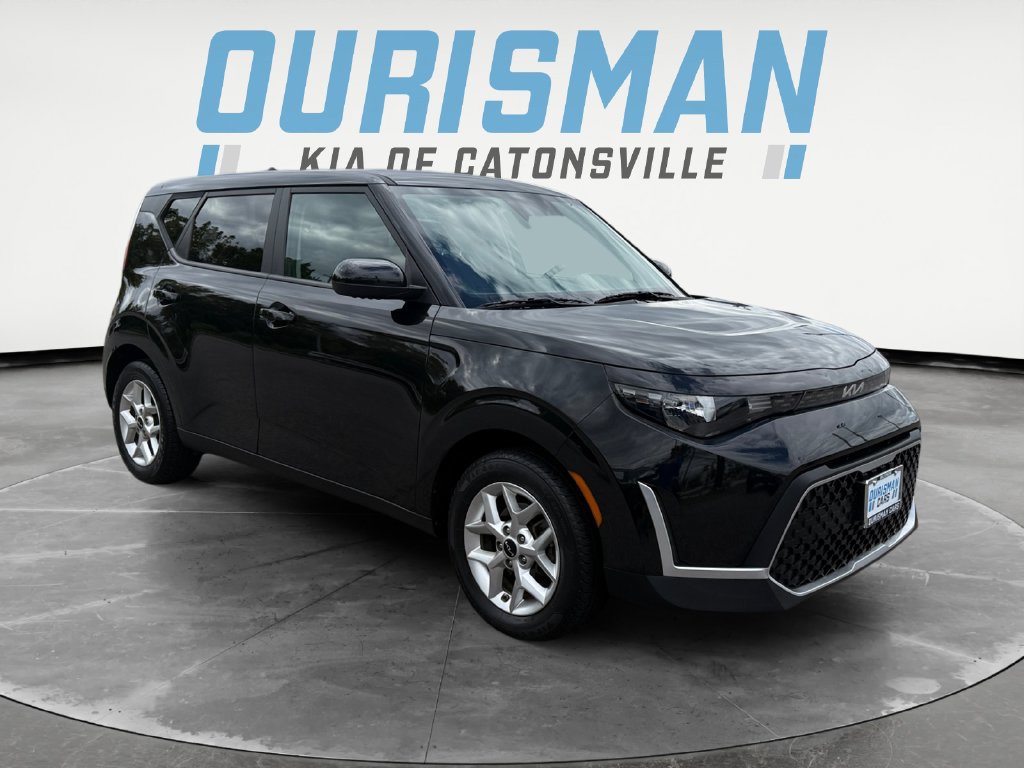 Used 2024 Kia Soul LX w/ Option Group 015 FWD image 1