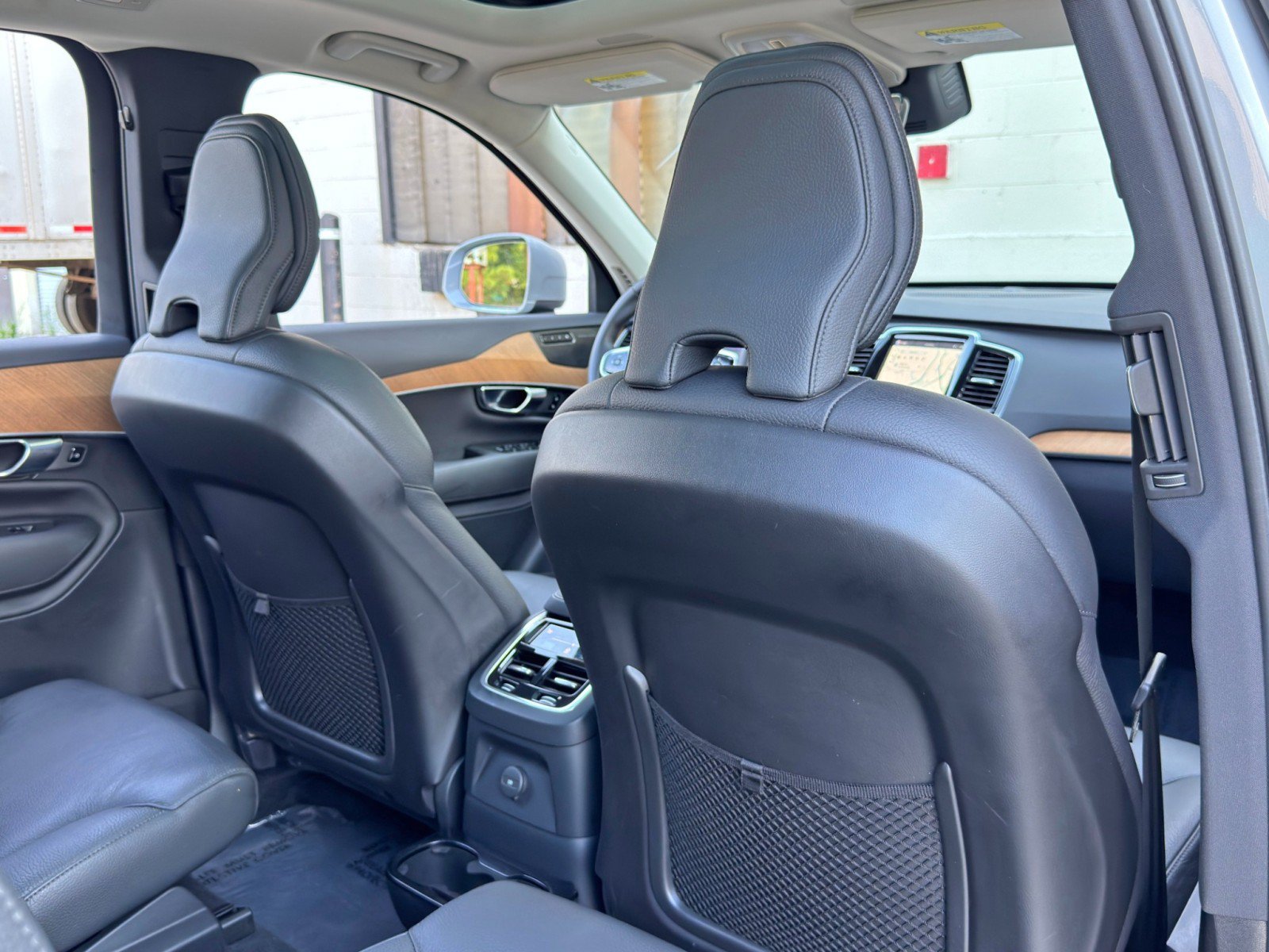 Used 2025 Volvo XC90 T8 Plus w/ Protection Package Premier AWD/4WD image 38