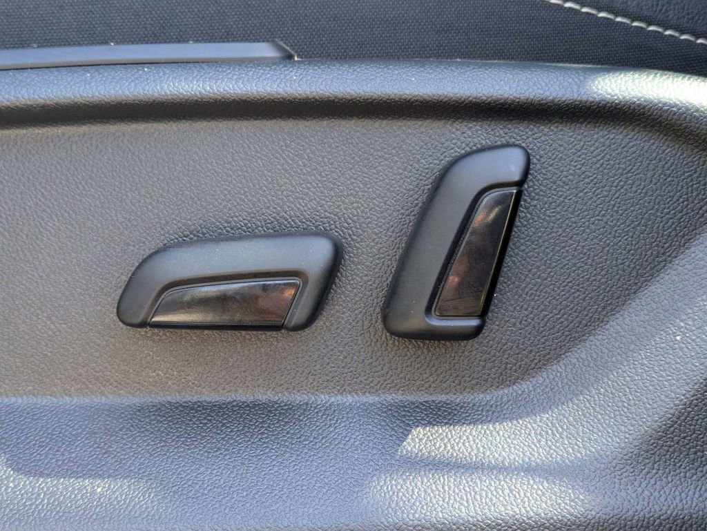 Used 2022 Volkswagen Tiguan SEL R-Line AWD/4WD image 26