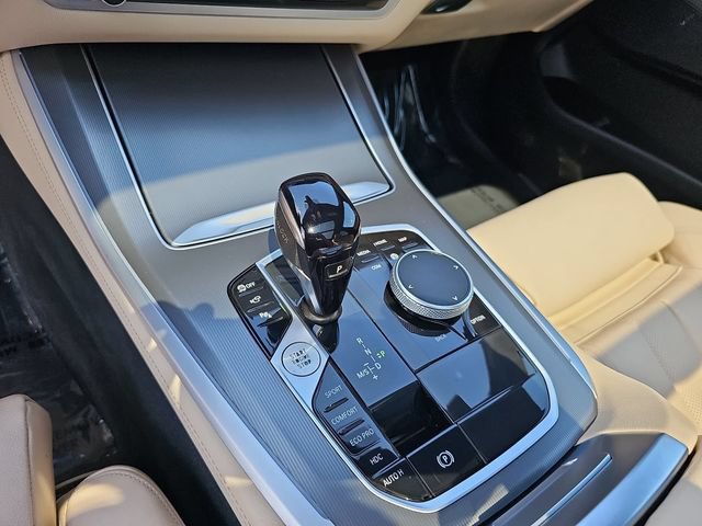 Used 2022 BMW X5 xDrive40i w/ Premium Package AWD/4WD image 23