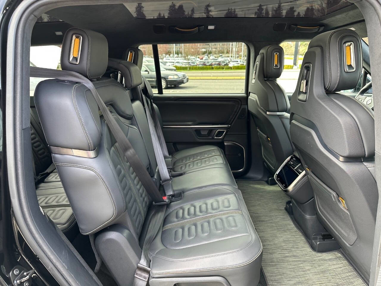 Used 2023 Rivian R1S Adventure image 28