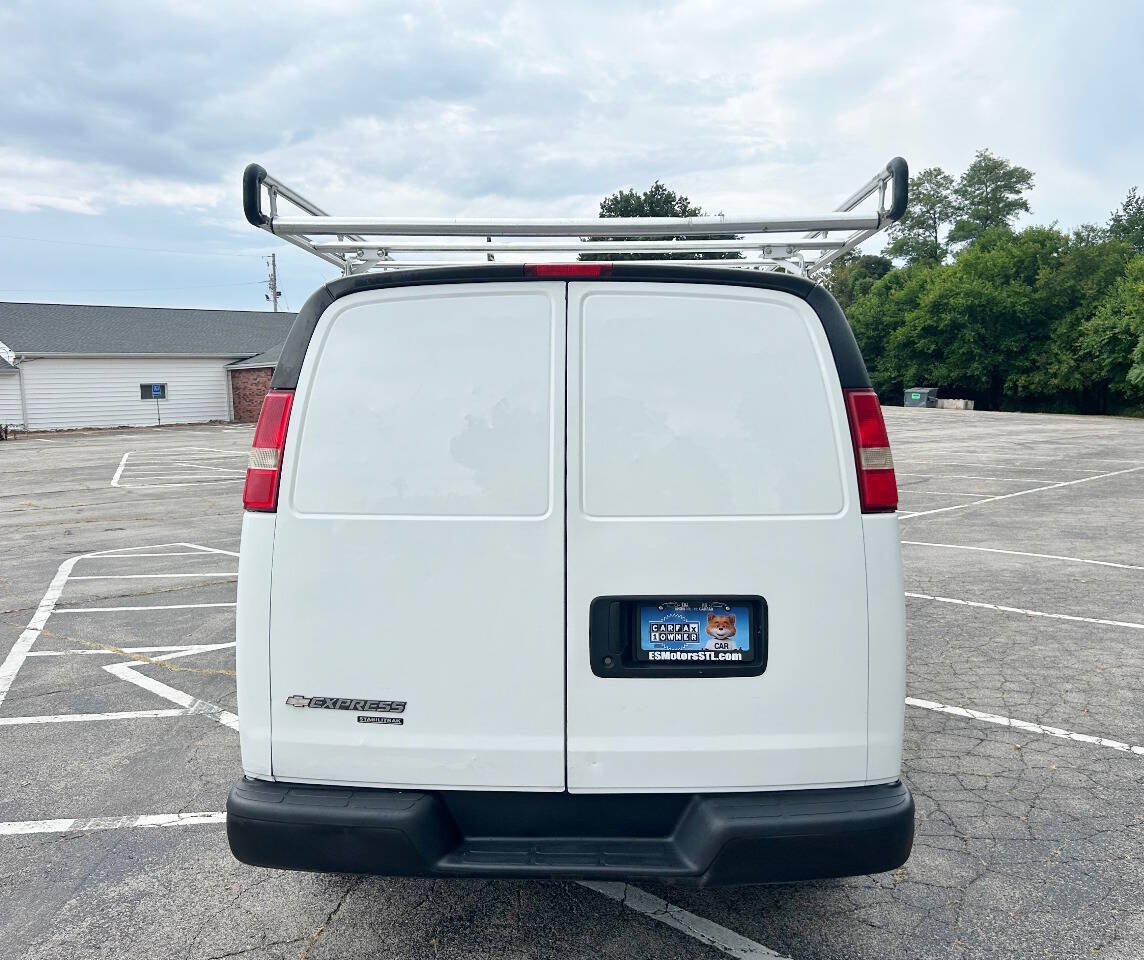 Used 2015 Chevrolet Express 3500 RWD image 6