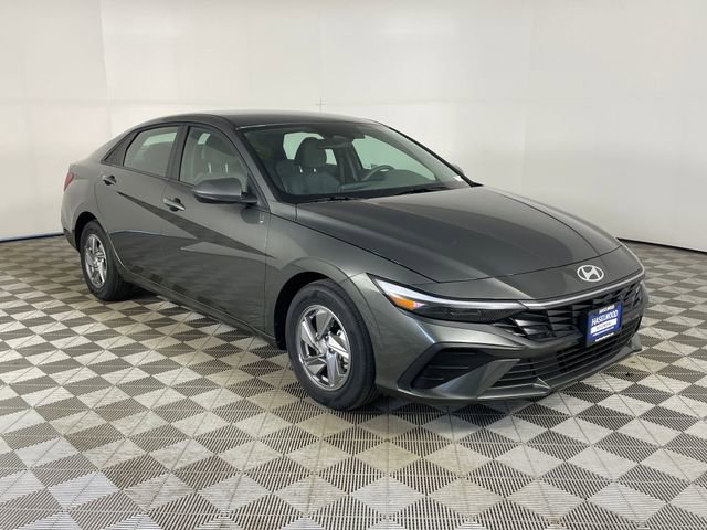 Certified 2025 Hyundai Elantra SE w/ Cargo Package image 25