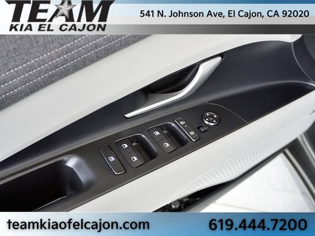 Used 2024 Hyundai Elantra Limited image 23