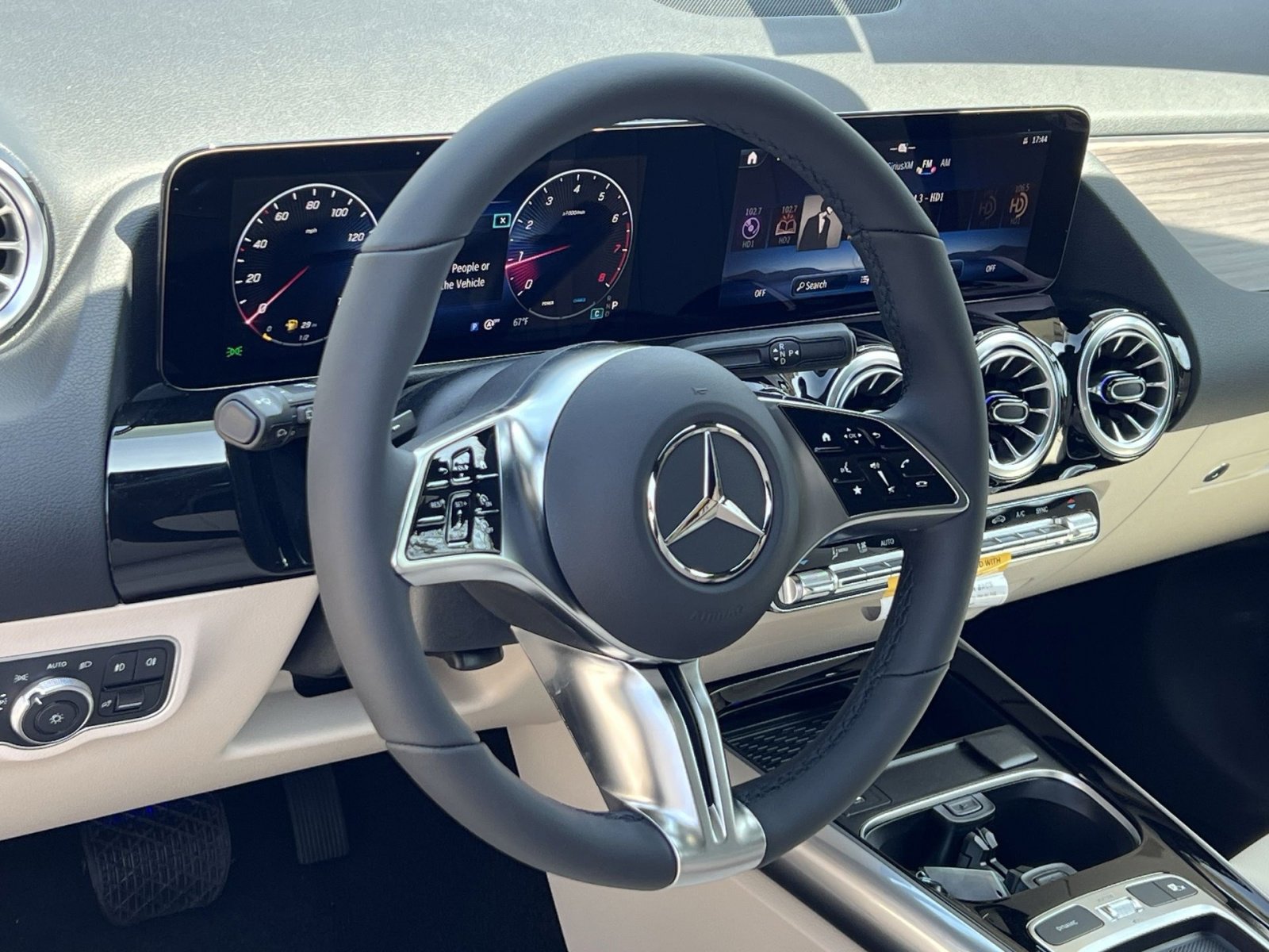 New 2026 Mercedes-Benz GLA 250 4MATIC image 14