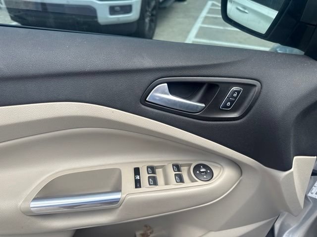 Used 2016 Ford C-MAX SE w/ Equipment Group 201A FWD image 19