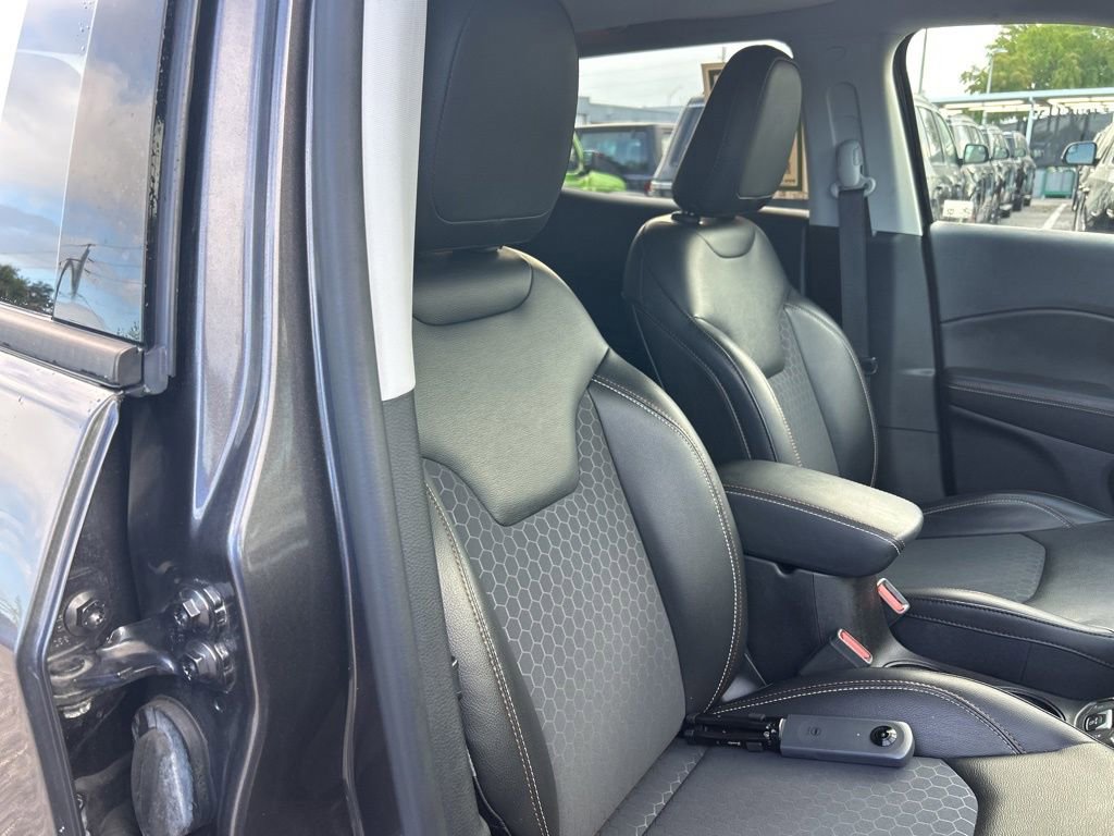 Used 2019 Jeep Compass Latitude FWD image 20