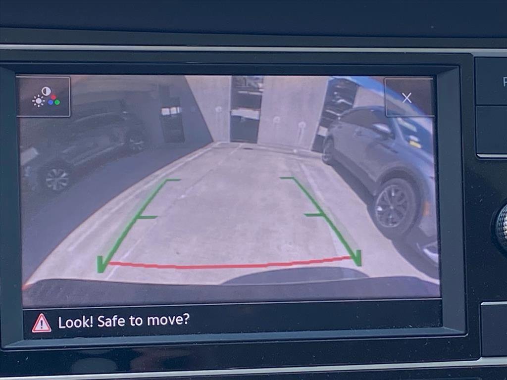 Certified 2023 Volkswagen Jetta SE w/ Panoramic Sunroof Package image 14