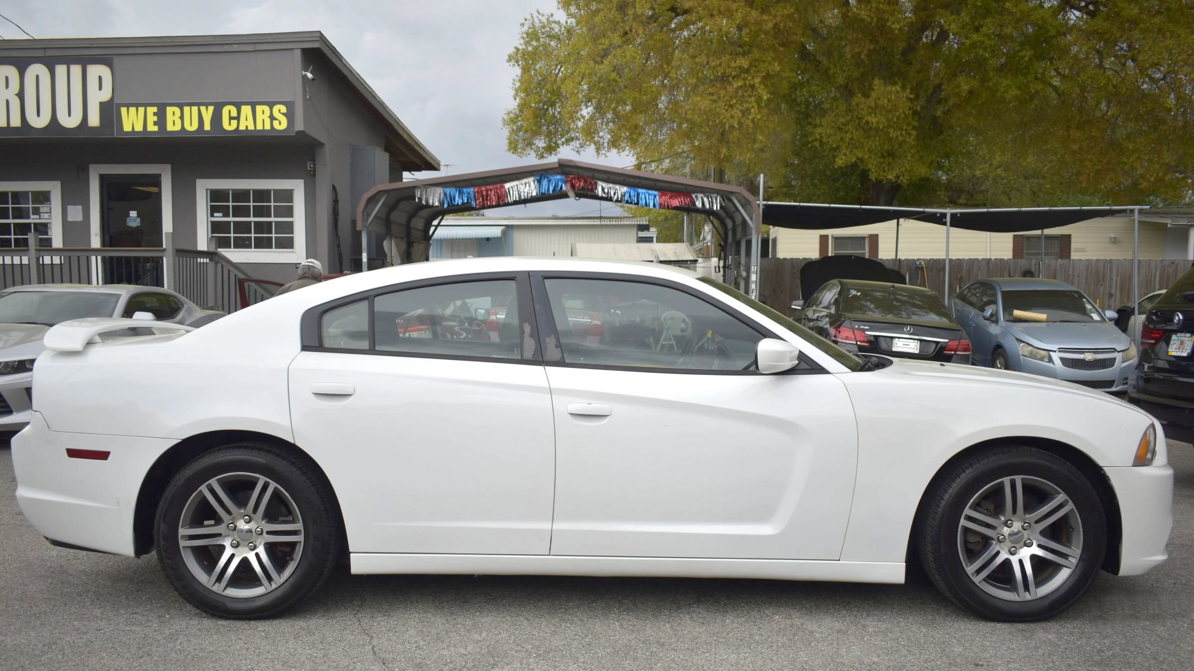 Used 2013 Dodge Charger SE RWD image 8