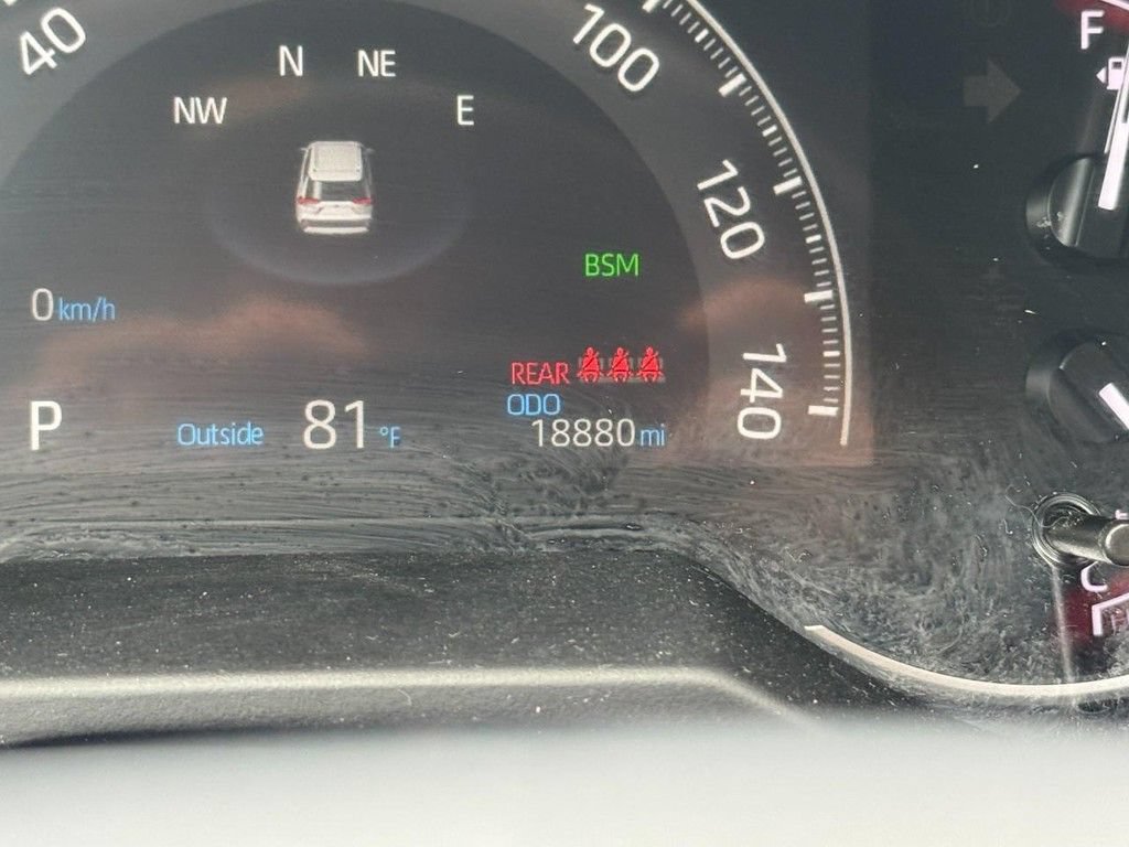 Used 2025 Toyota RAV4 XLE AWD/4WD image 29