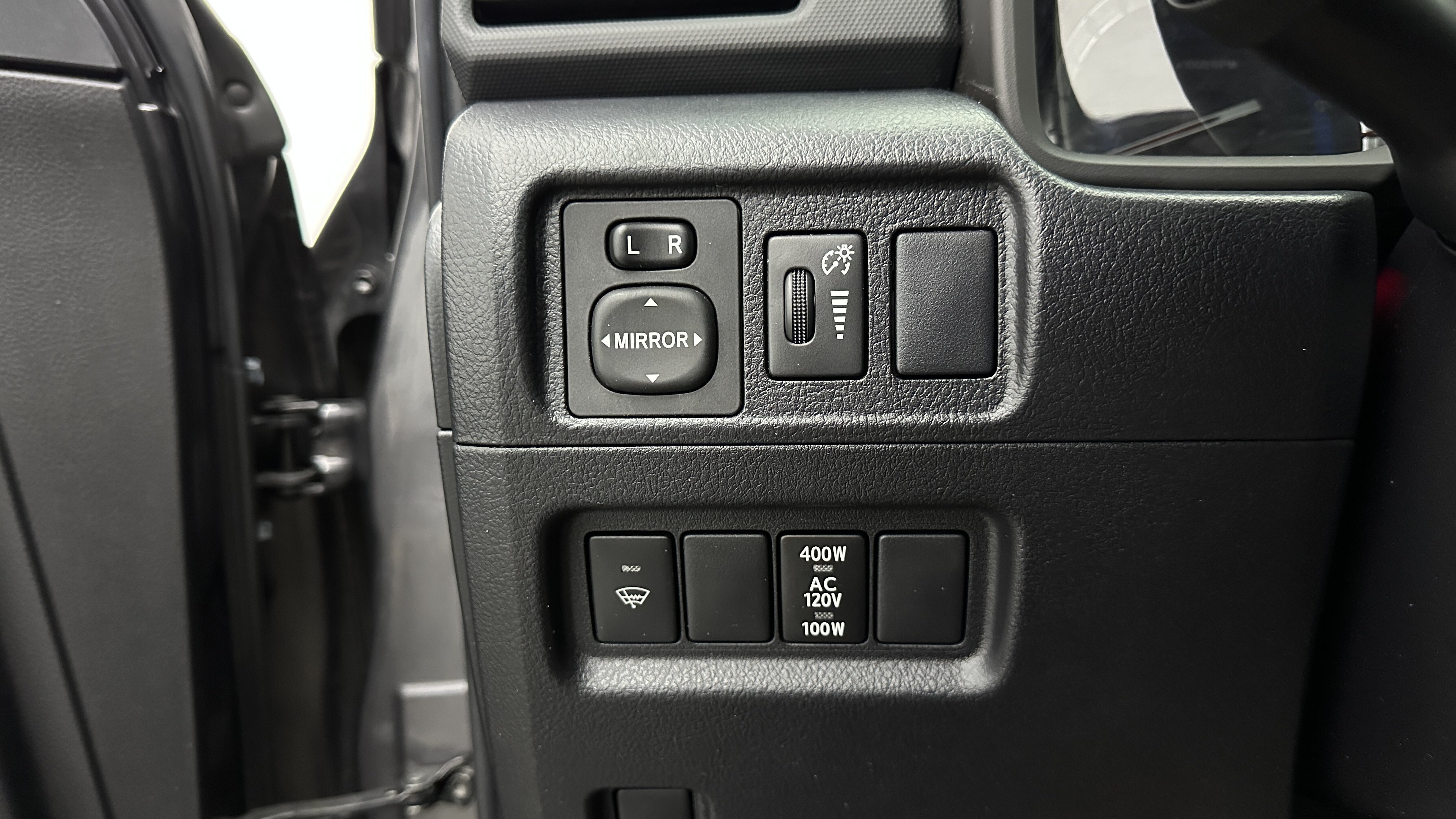Used 2018 Toyota 4Runner SR5 Premium AWD/4WD image 16