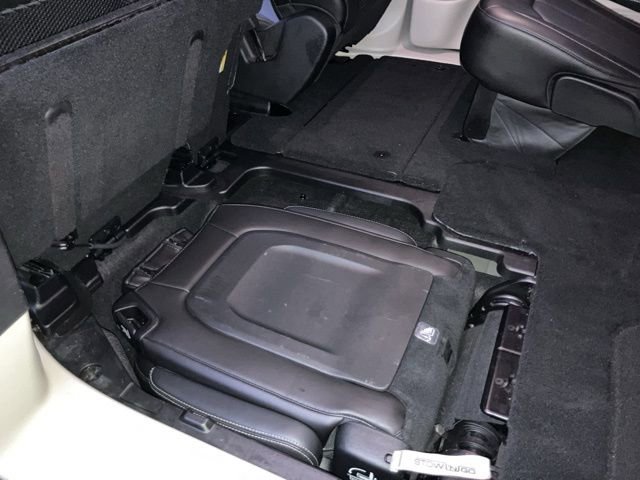 Used 2023 Chrysler Pacifica Touring-L image 20