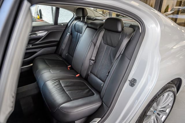 Used 2019 BMW 740i xDrive w/ Executive Package image 41