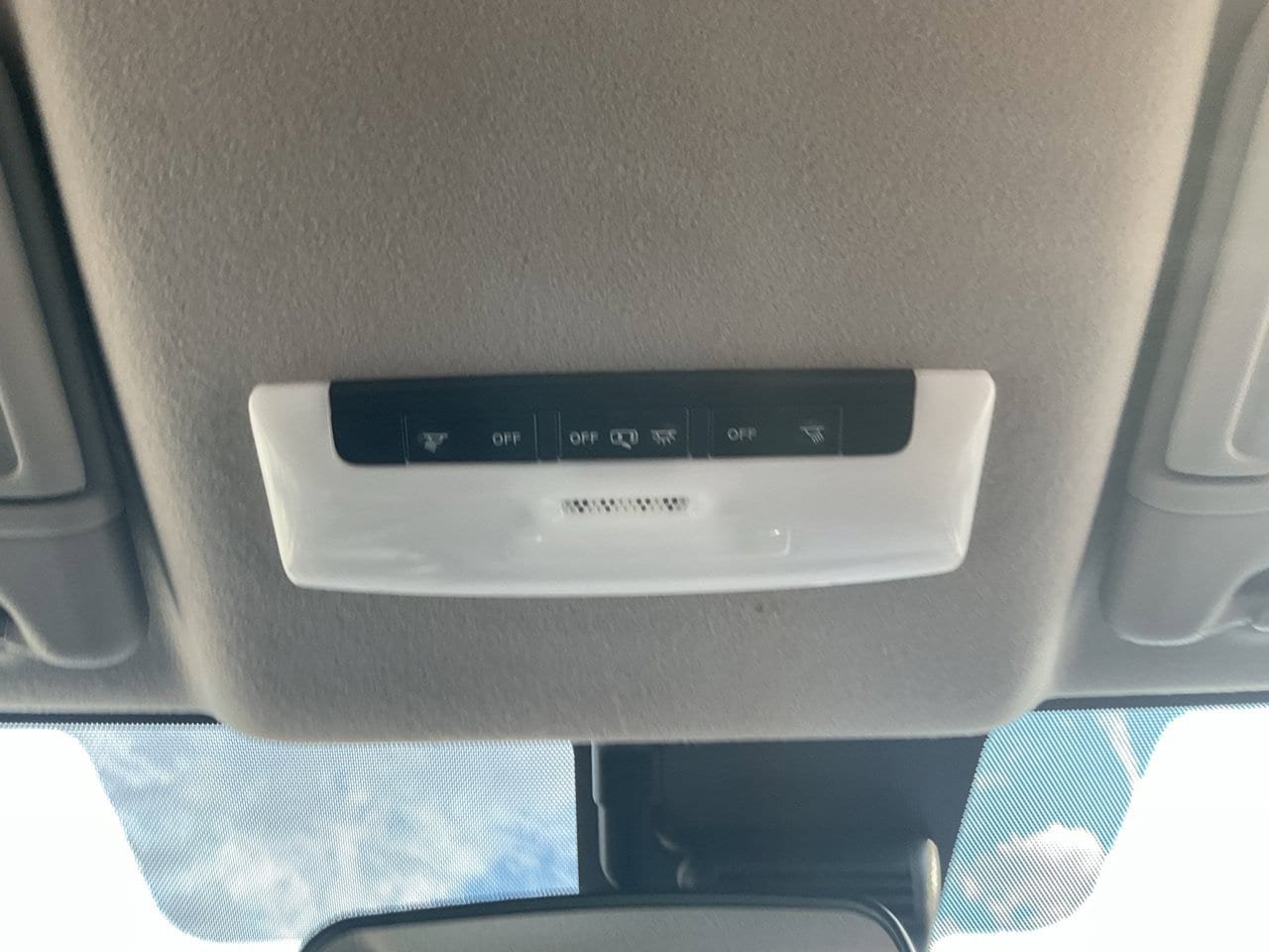 Used 2025 Nissan Versa SV FWD image 13