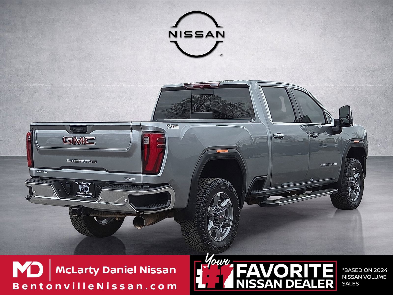 Used 2025 GMC Sierra 2500 SLT w/ SLT Premium Package AWD/4WD image 5