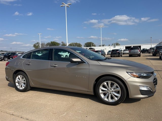 Used 2024 Chevrolet Malibu LT image 2