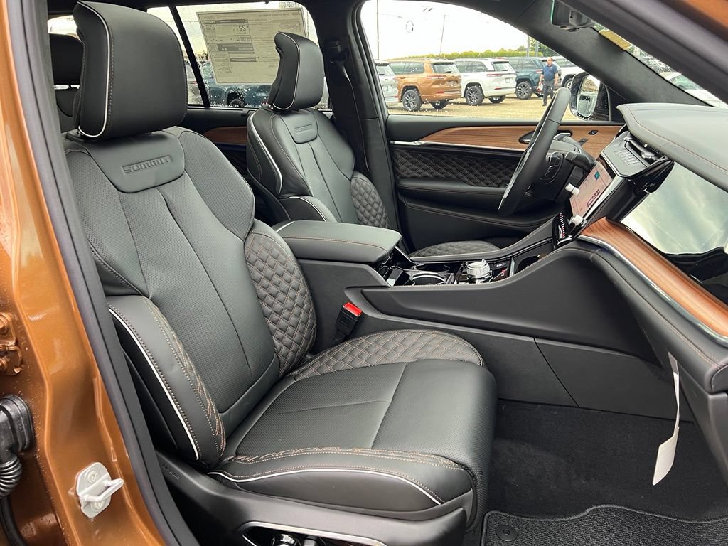 New 2027 Jeep Grand Cherokee Summit AWD/4WD image 10