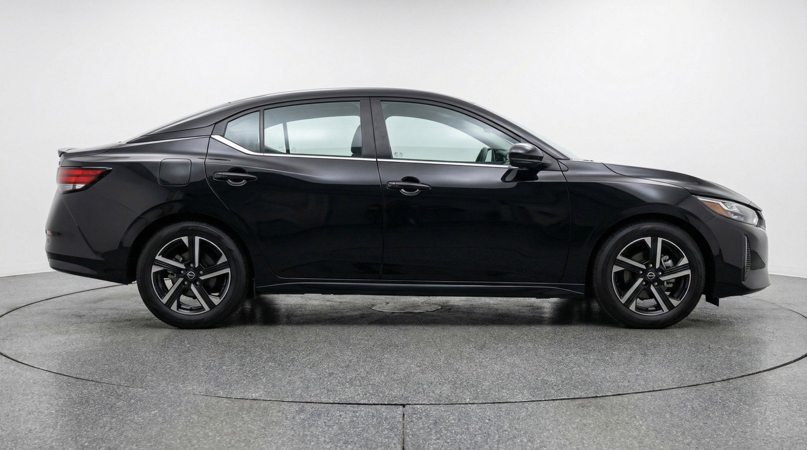 Used 2025 Nissan Sentra SV FWD image 11
