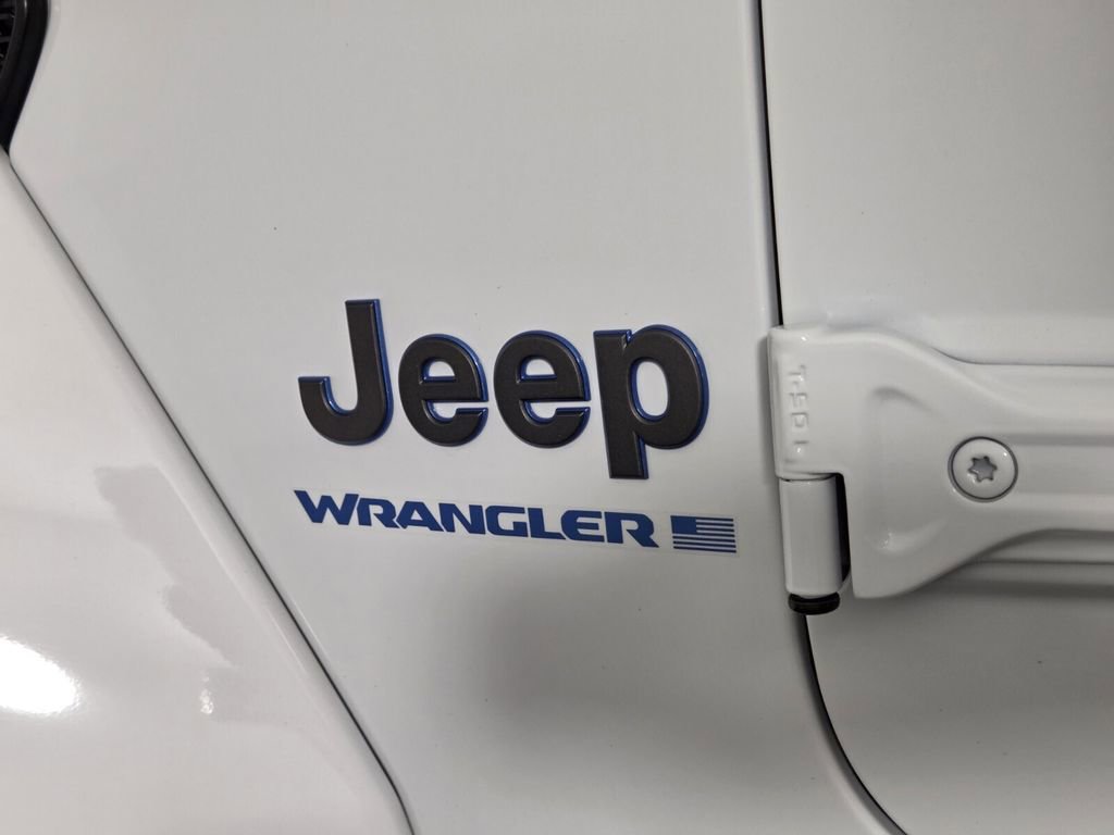 Certified 2025 Jeep Wrangler Sahara image 12