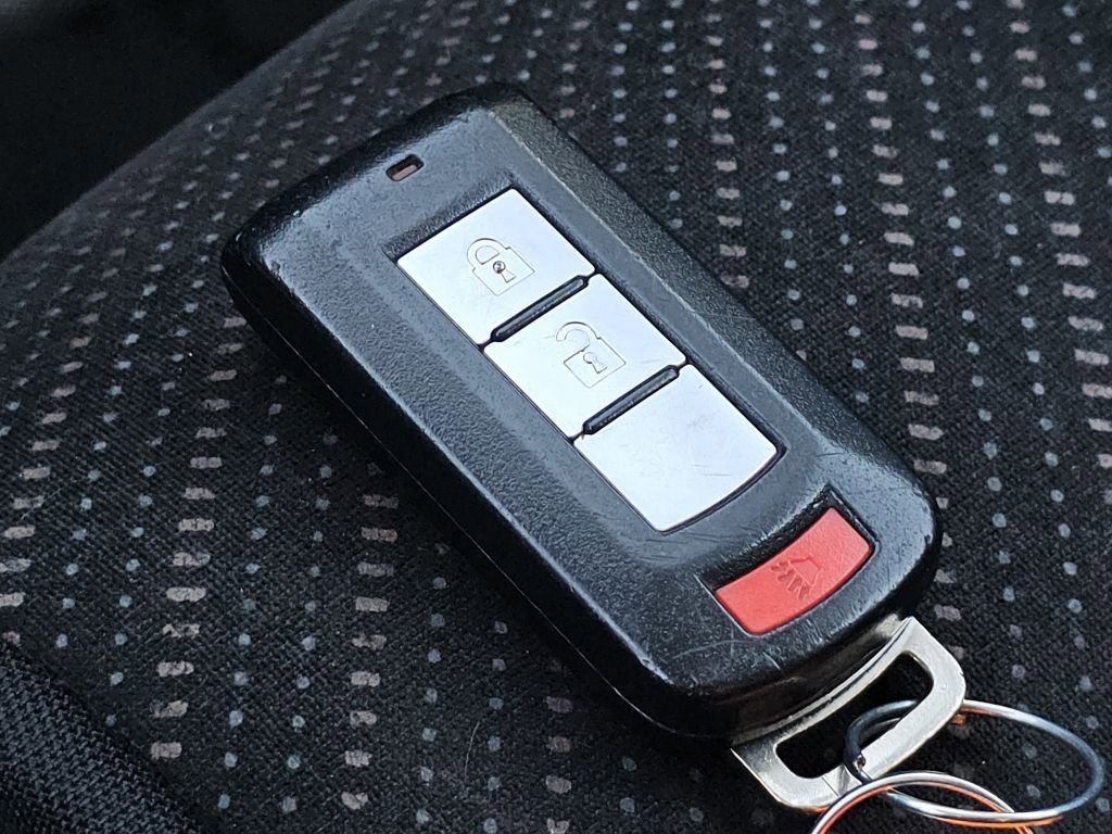 Used 2013 Mitsubishi Outlander Sport LE image 32