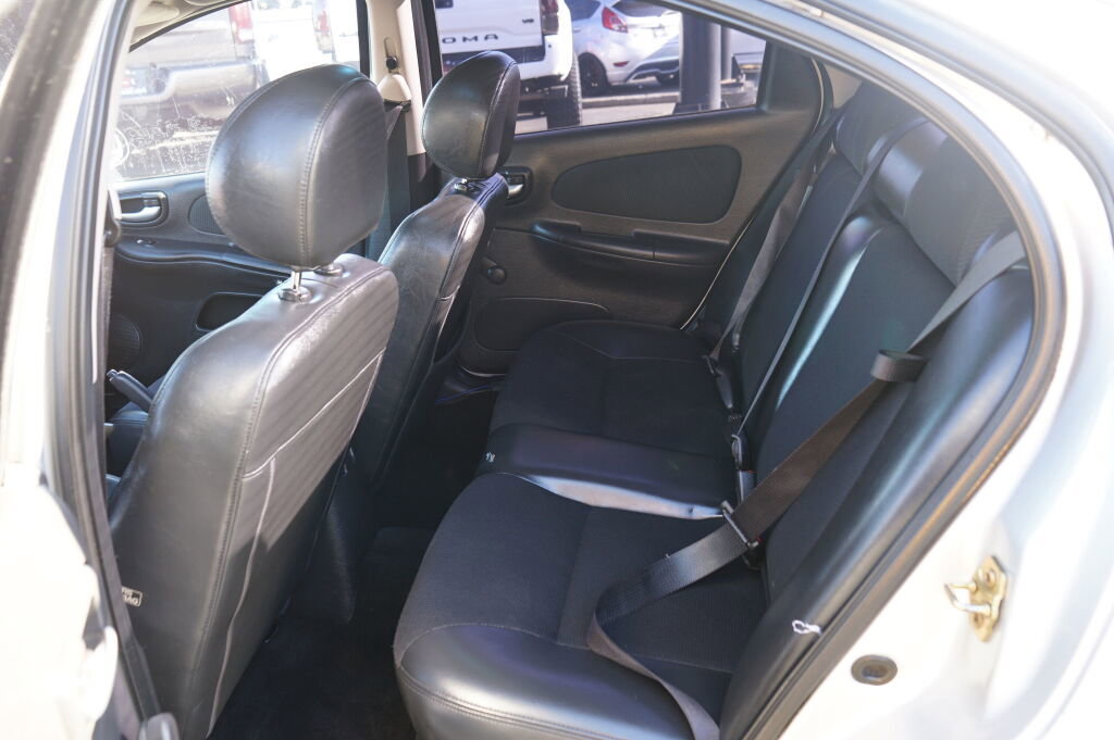 Used 2004 Dodge Neon image 11