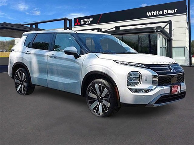 New 2025 Mitsubishi Outlander SE image 1