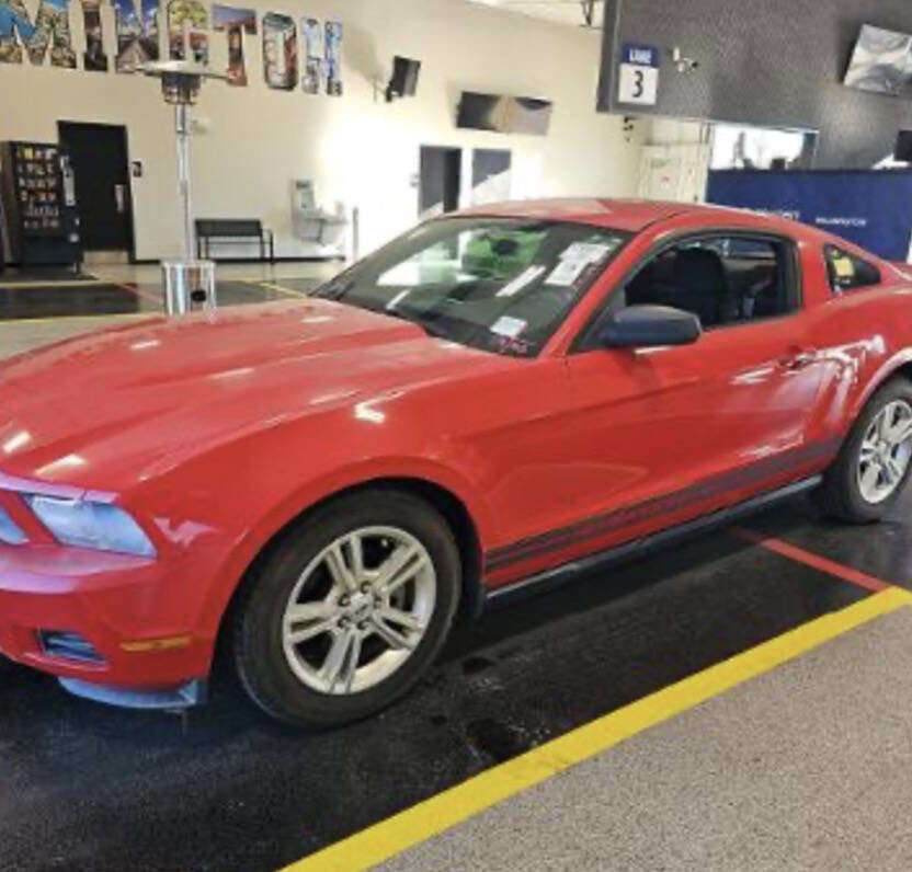 Used 2010 Ford Mustang Premium image 5
