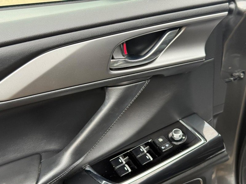 Used 2018 MAZDA CX-9 Touring w/ Touring Premium Package image 19