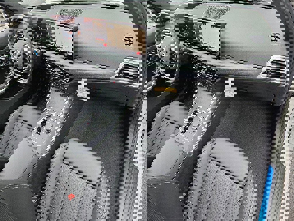 New 2025 BMW 330i xDrive Sedan w/ Premium Package image 28