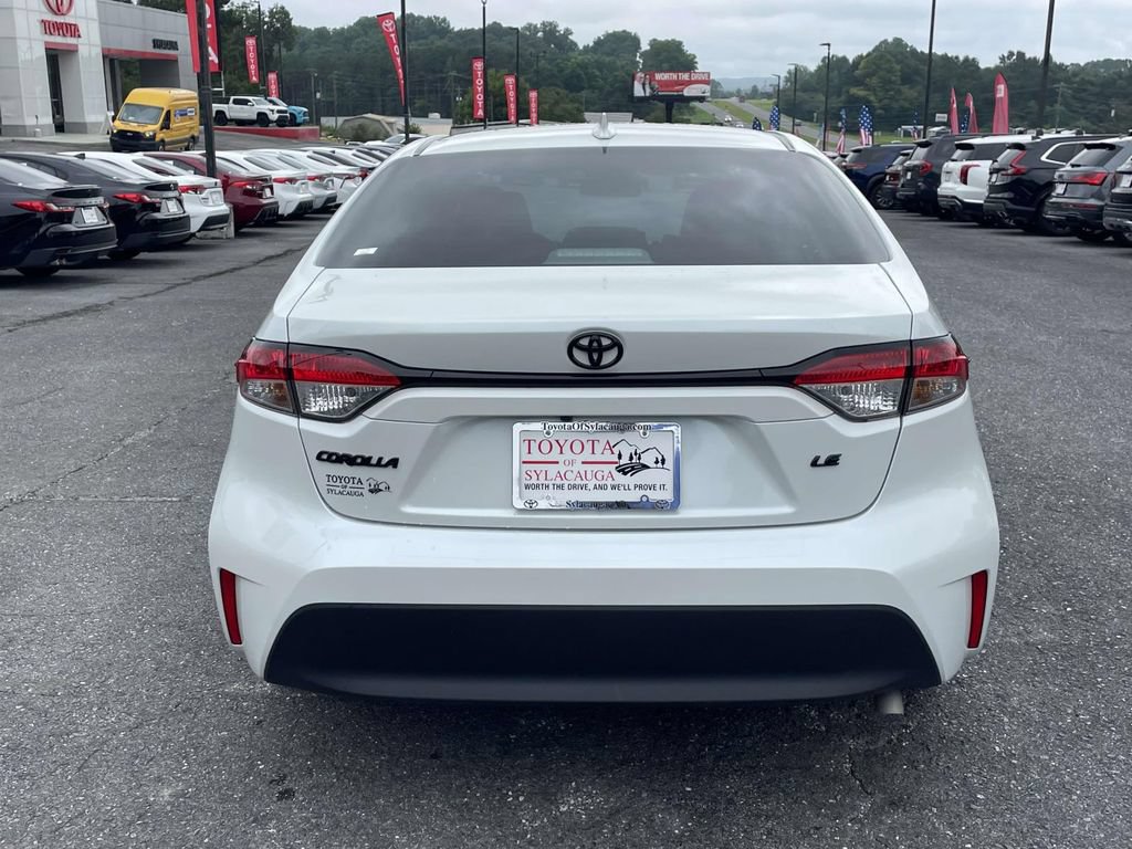 Used 2025 Toyota Corolla LE FWD image 3