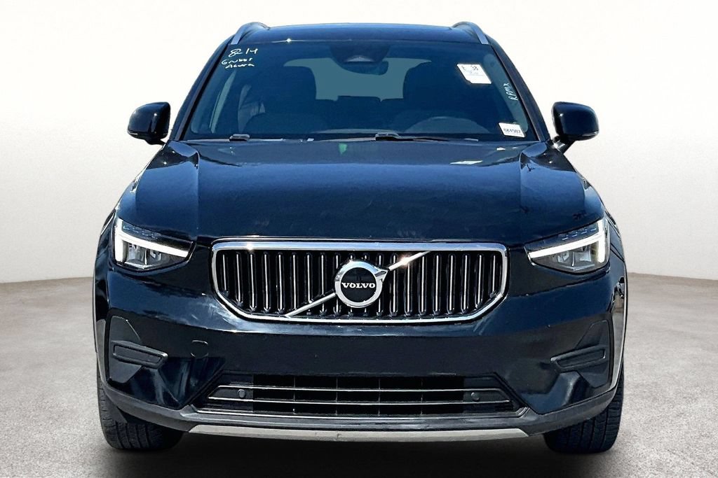 Used 2025 Volvo XC40 B5 Core AWD/4WD image 4