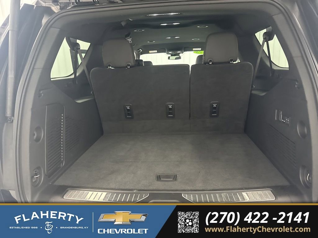 Used 2025 Chevrolet Suburban Z71 w/ Comfort Package image 17