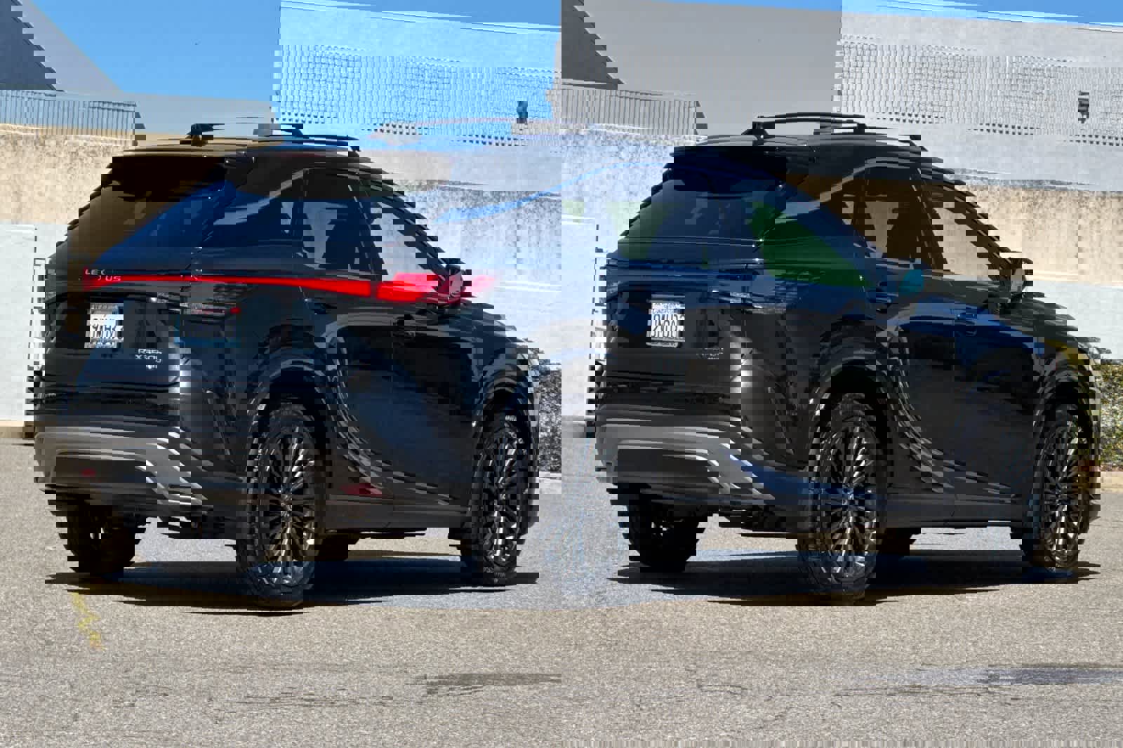 Certified 2025 Lexus RX 350h w/ Convenience Package image 2