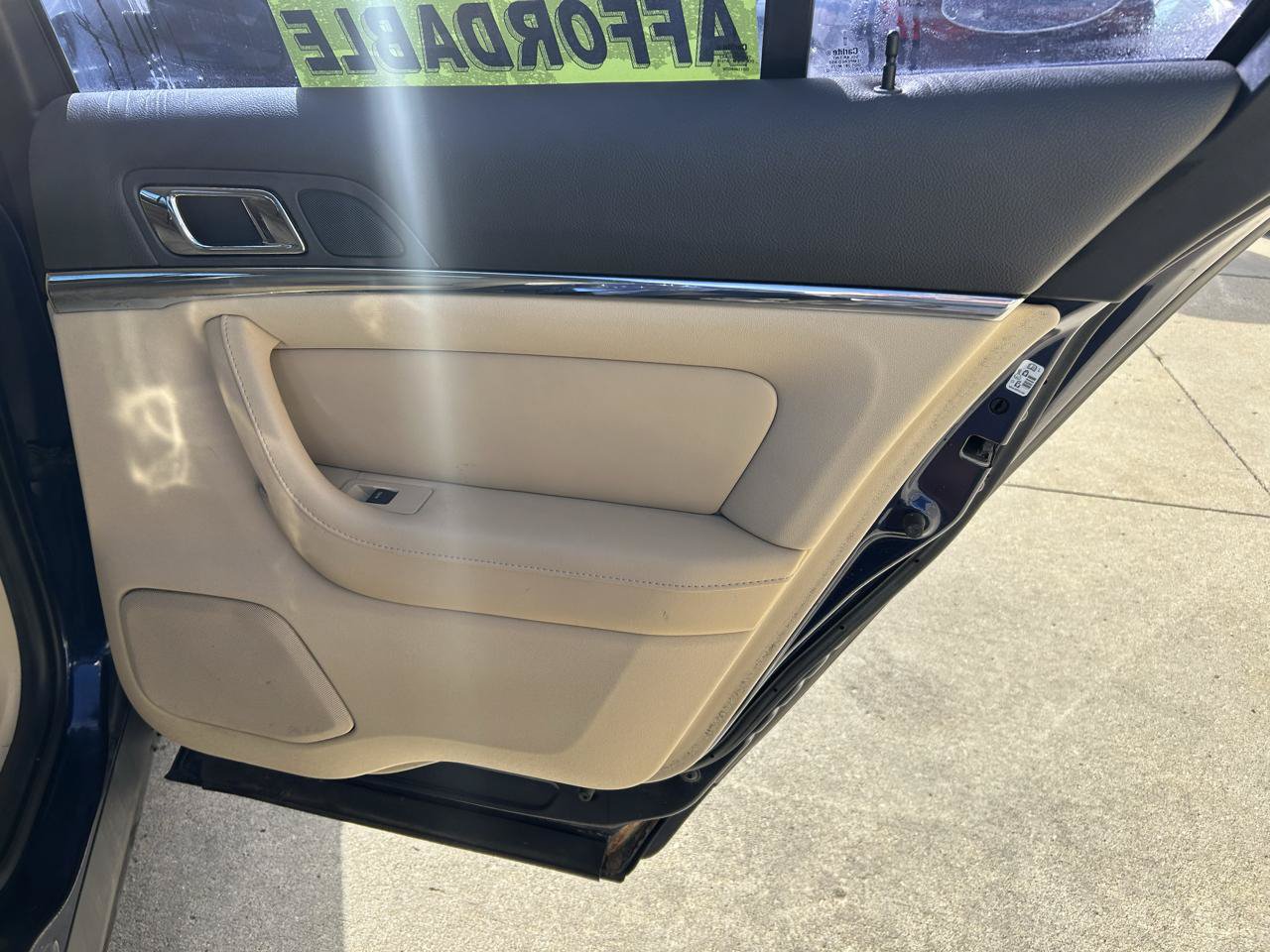 Used 2011 Lincoln MKS AWD image 15