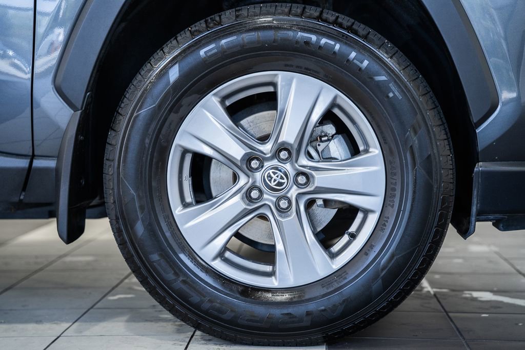 Used 2022 Toyota RAV4 XLE image 13