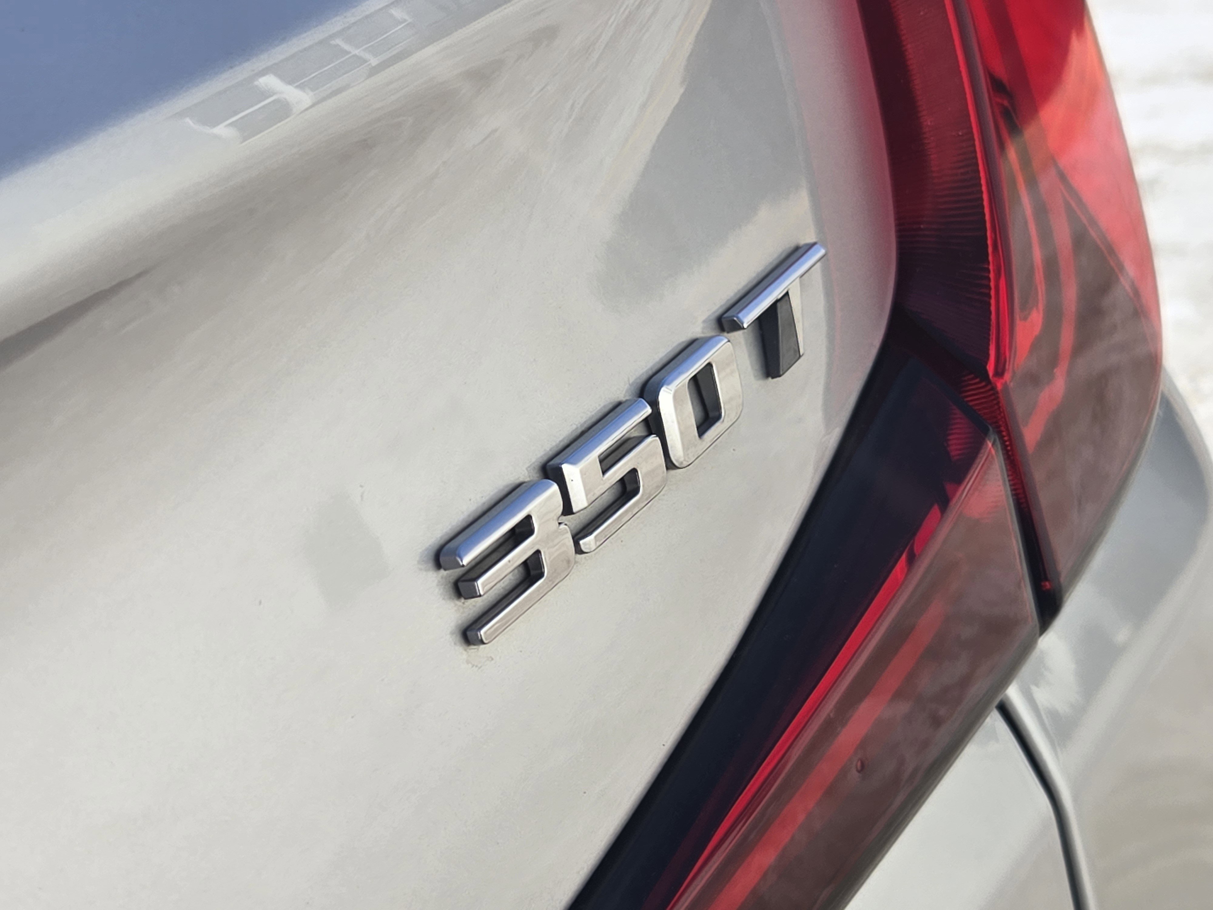 Used 2022 Cadillac XT4 Luxury w/ Cold Weather Package image 13