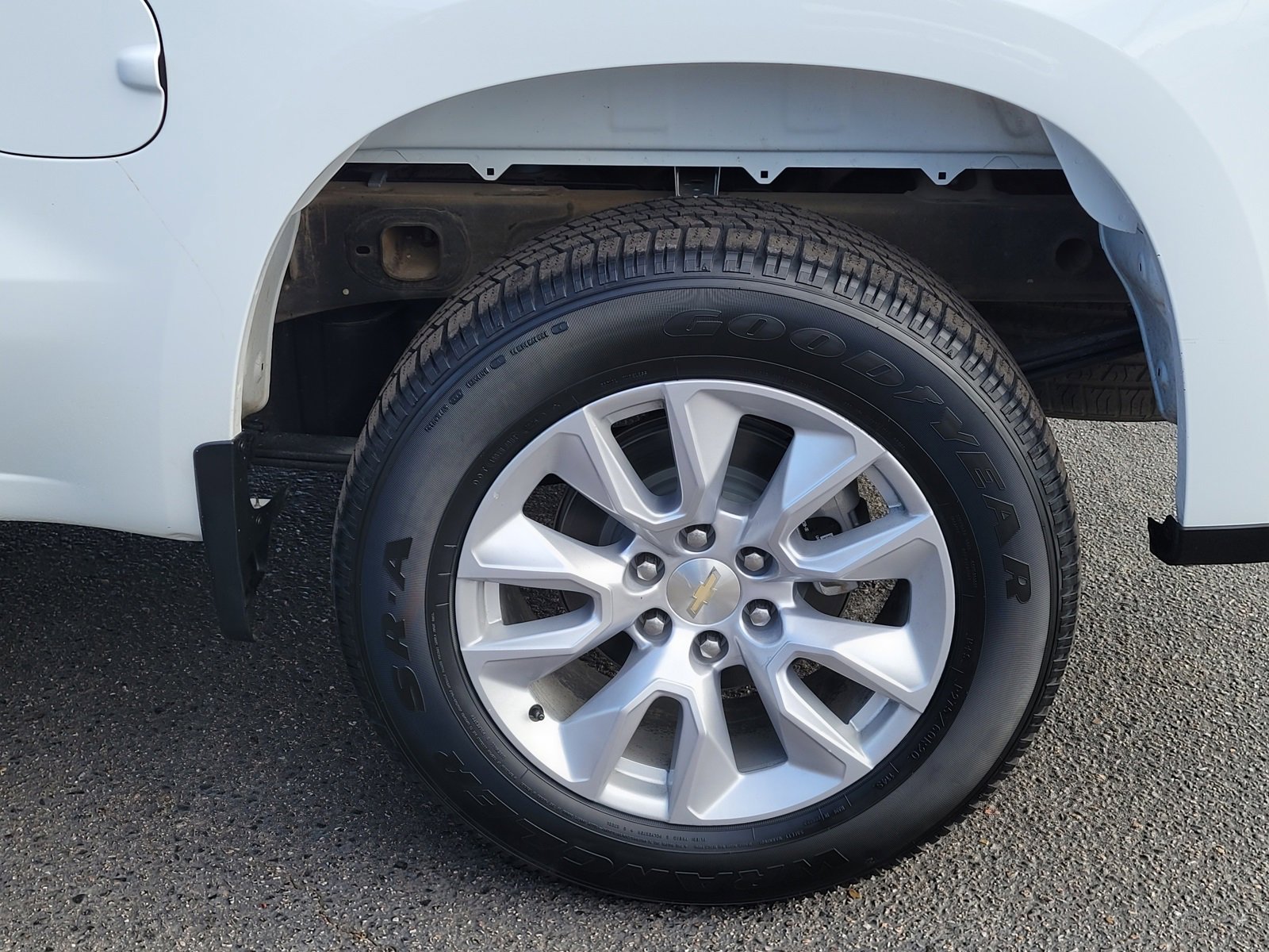 Used 2020 Chevrolet Silverado 1500 Custom w/ Custom Value Package image 16